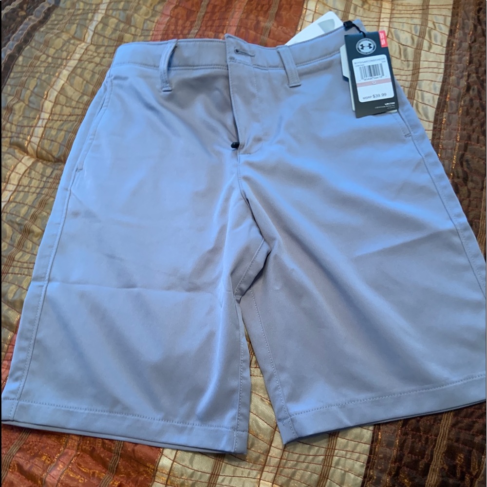 UNDER ARMOUR BOYS SHORTS Size 12
